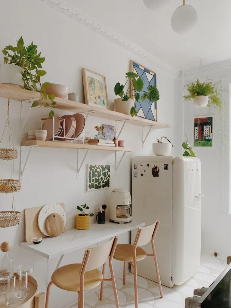 Angus & Celeste - Meet Mallory from Reserve Home A kitchen that has everything, including a space to sit and enjoy breakfast in the morning by Mallory from @reserve_home.