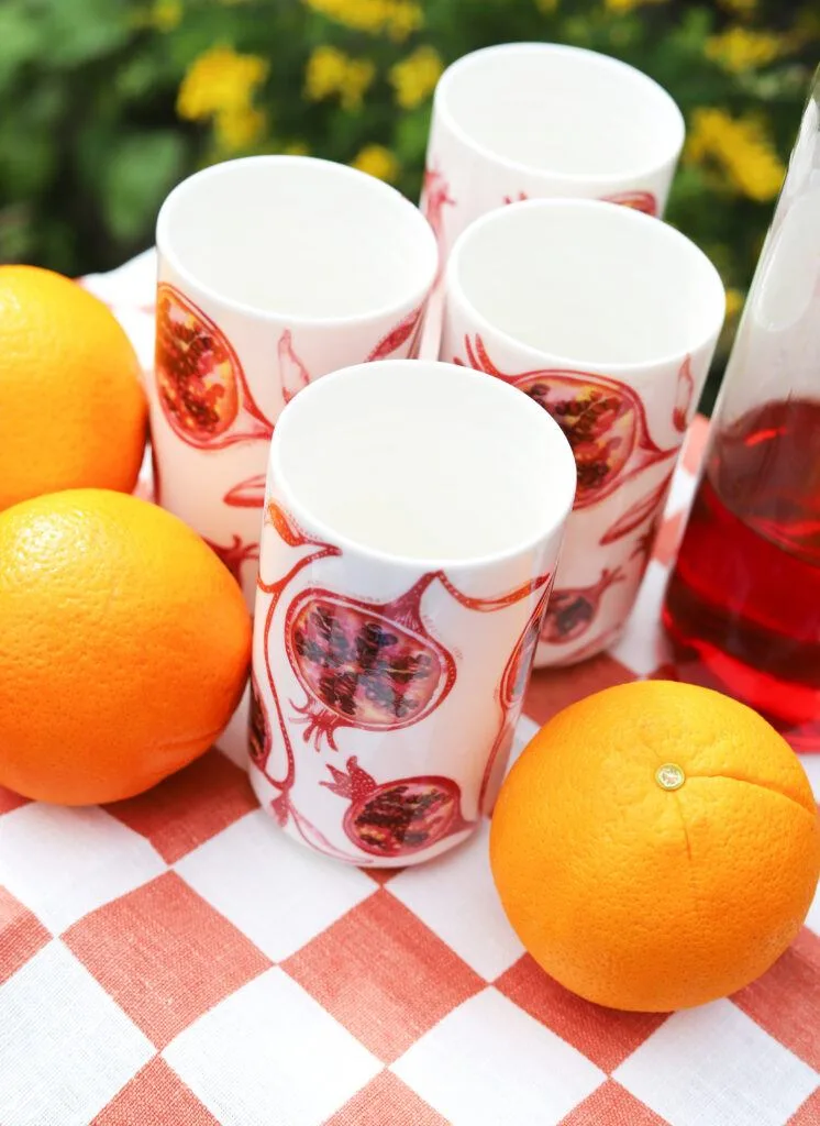Angus & Celeste - 'Tis the Iced Tea Season Angus & Celeste - 'Tis the Iced Tea Season