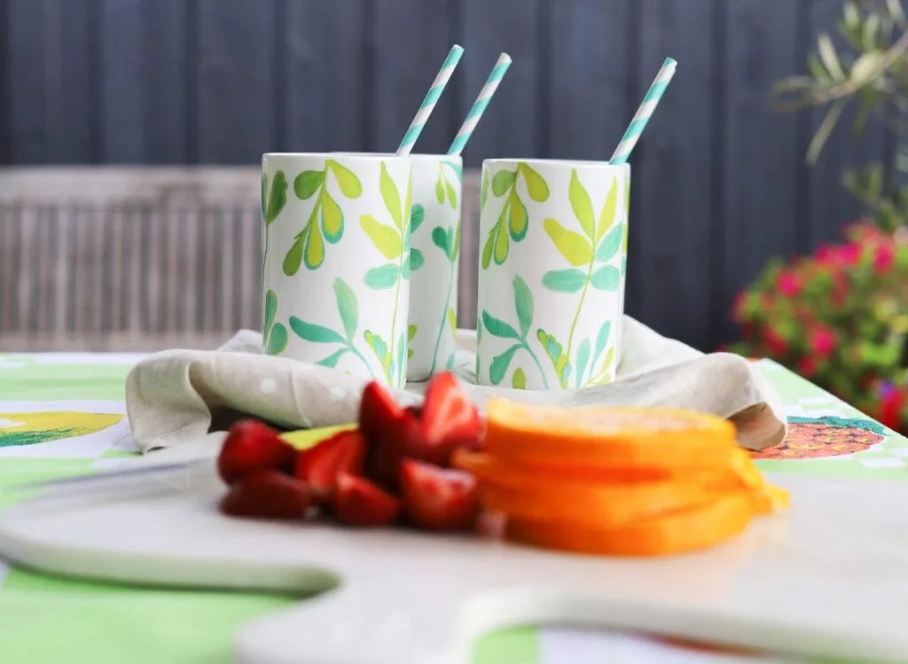 Angus & Celeste - 'Tis the Iced Tea Season Angus & Celeste - 'Tis the Iced Tea Season
